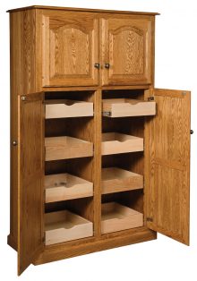 Lux Traditional 4-Door Pantry