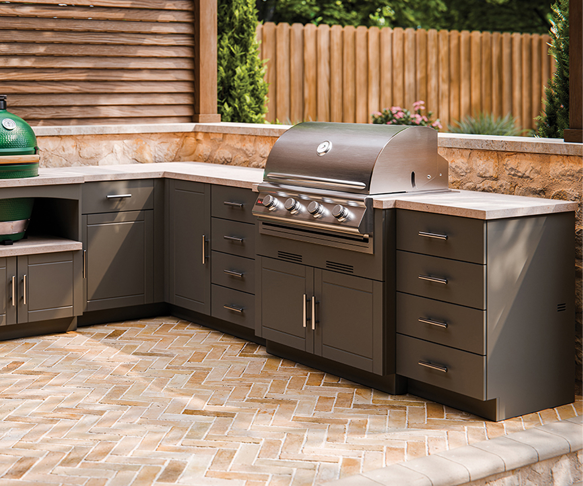 Improve your outdoor living with stylish, functional outdoor kitchen cabinets.