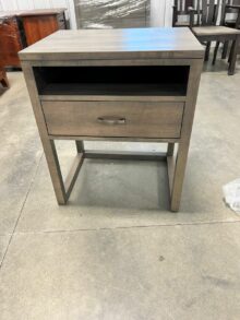 BEDROOM: Amish Maci One Drawer Wide Nightstand